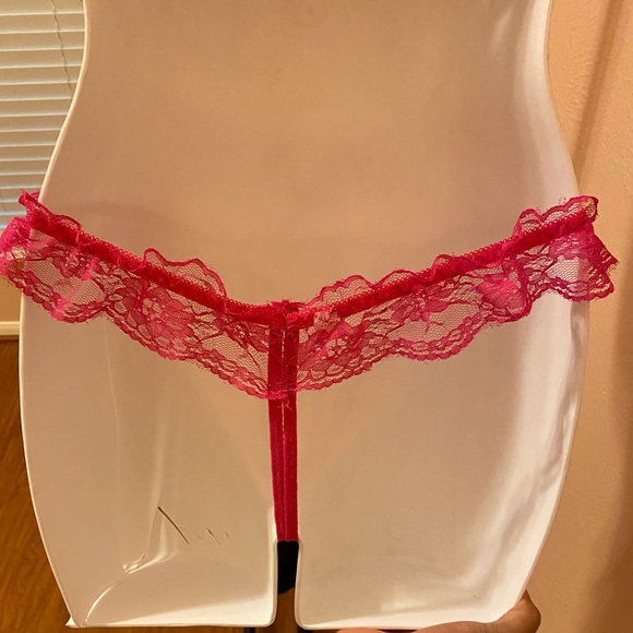 Lace Pearl Thong - Picture 3 of 4